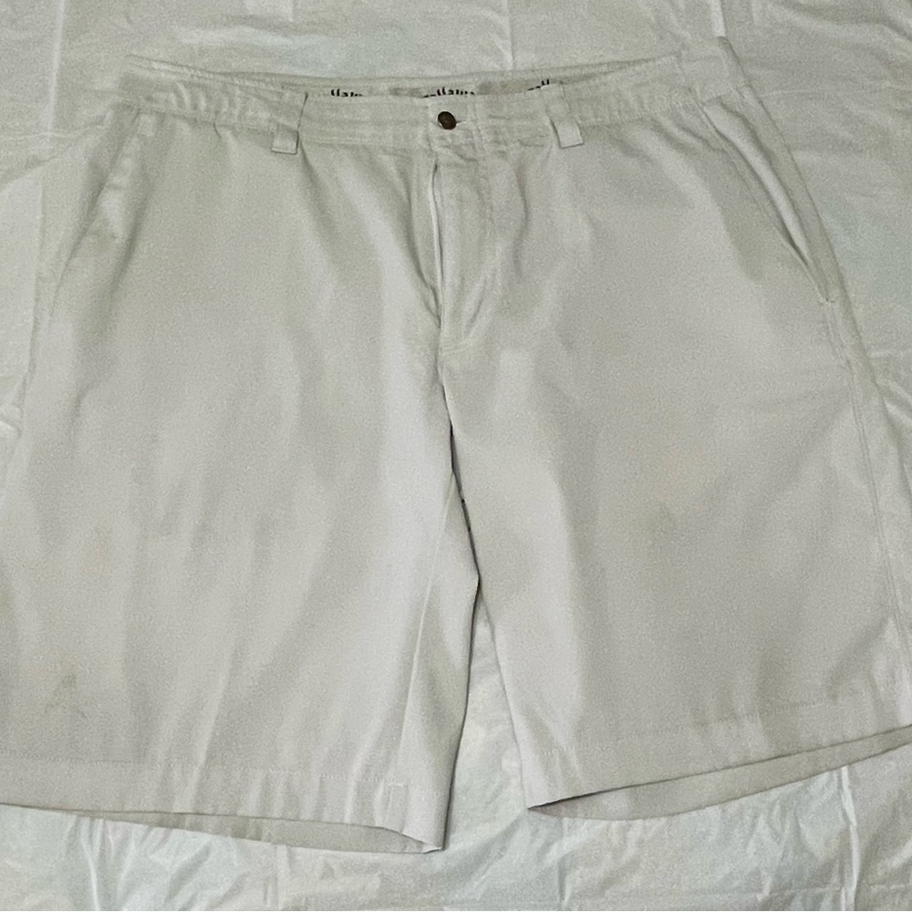 Men’s 36W CALLOWAY GOLF SHORTS Slate color 10” Inseam 21”Outer seam. Lightly use